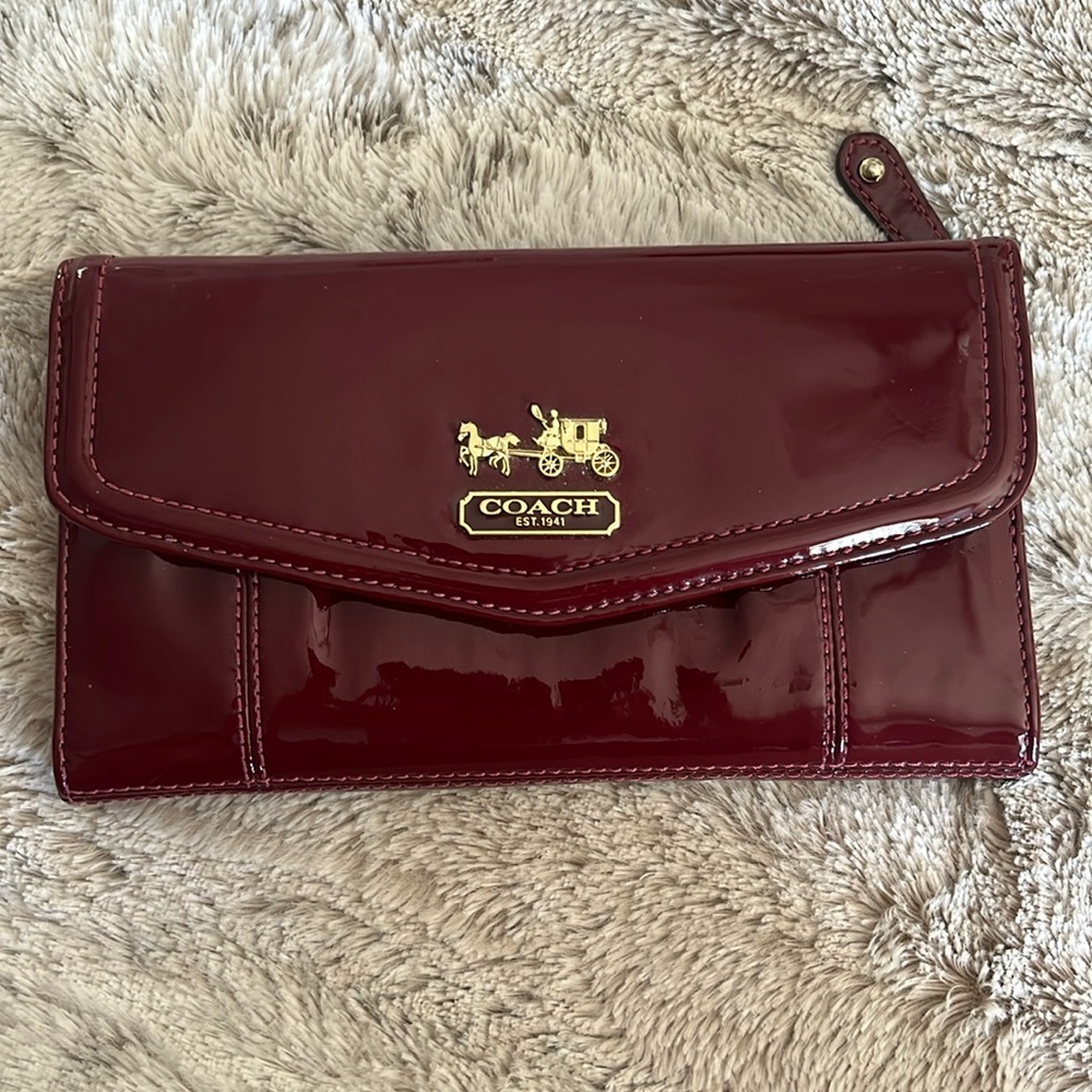 Dark Red Coach Wallet Shiny Never Used! New! Tag Included But No Price